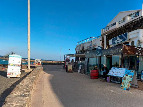 Comer en Paseo marítimo de Cucharas