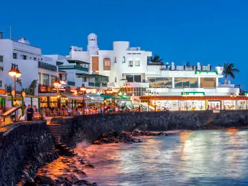 Eten op de boulevard van Playa Blanca