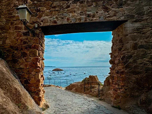 Strandpromenade und Küstenweg von Tossa
