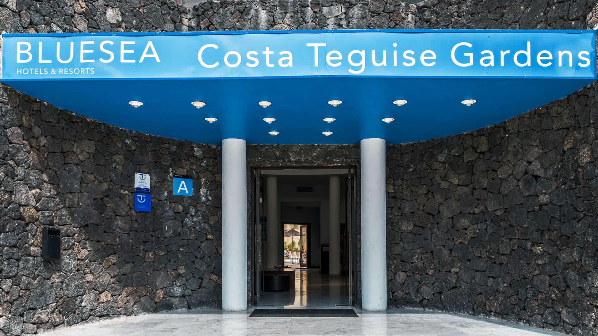 entrance bluesea costa teguise gardens