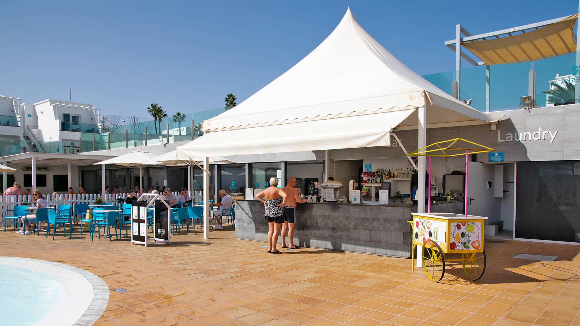 bar piscina hotel los fiscos lanzarote