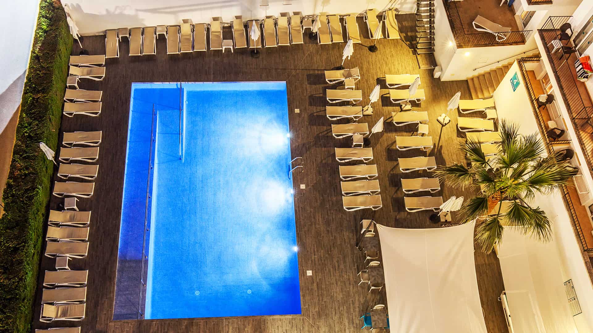 piscina nocturna bluesea cala millor