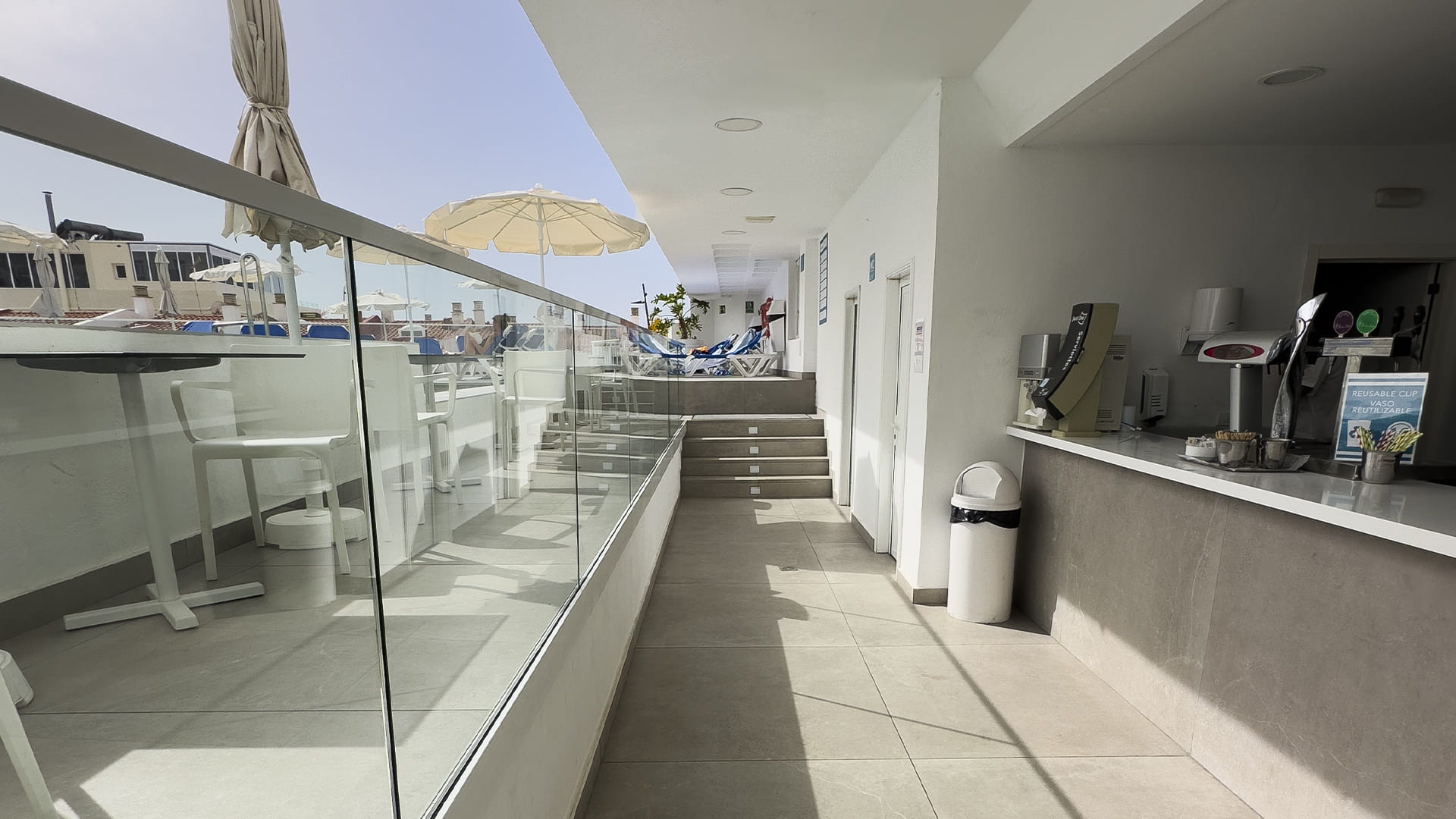 pool bar bluesea lagos de cesar 