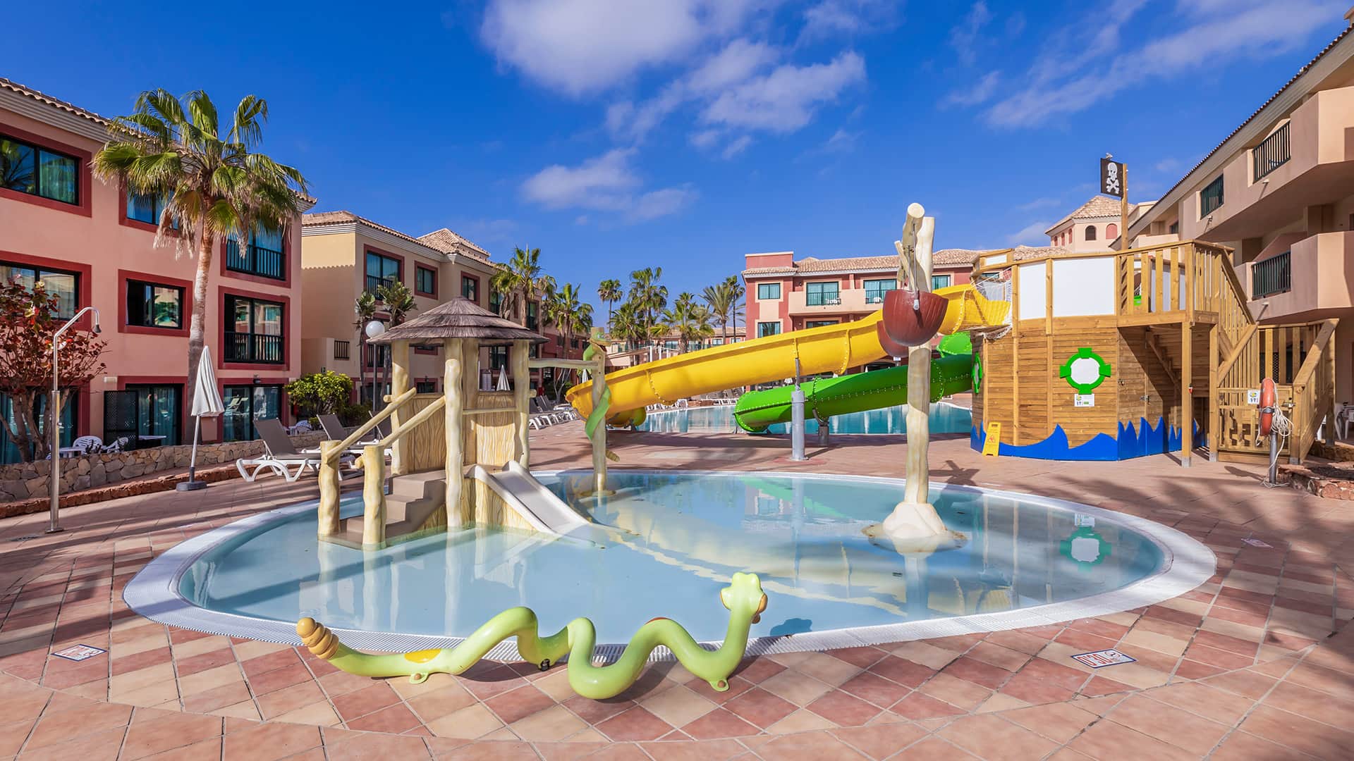 vista piscina exterior bluesea aloe corralejo