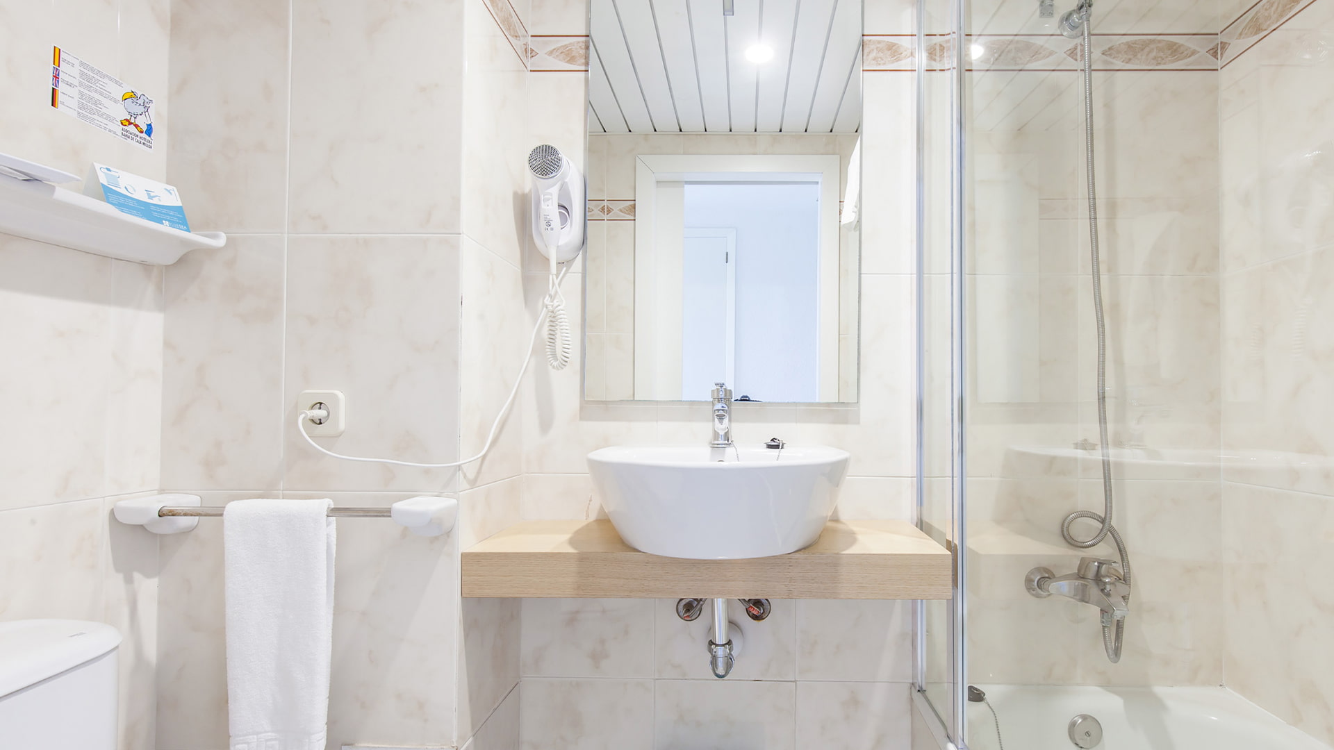 bathroom bluesea cala millor