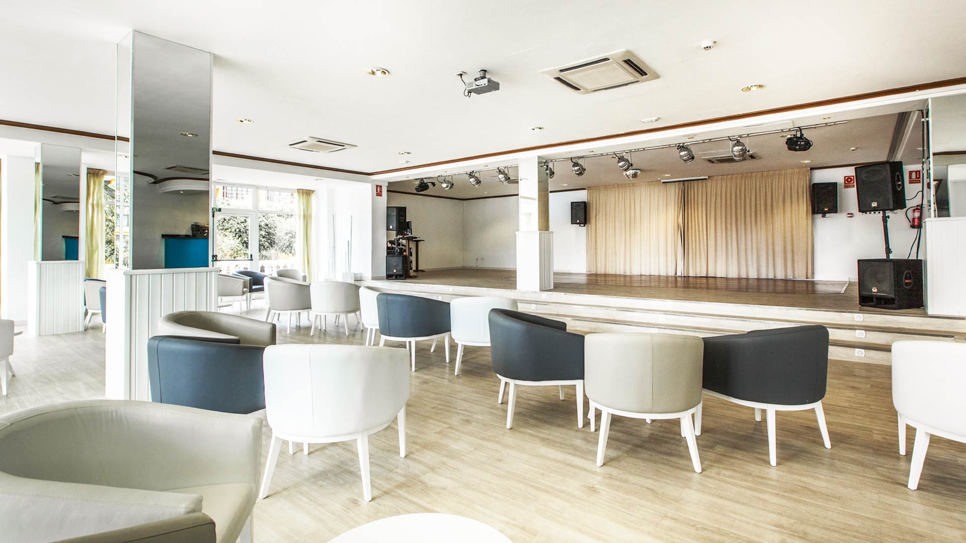 stage bluesea lagos de cesar 