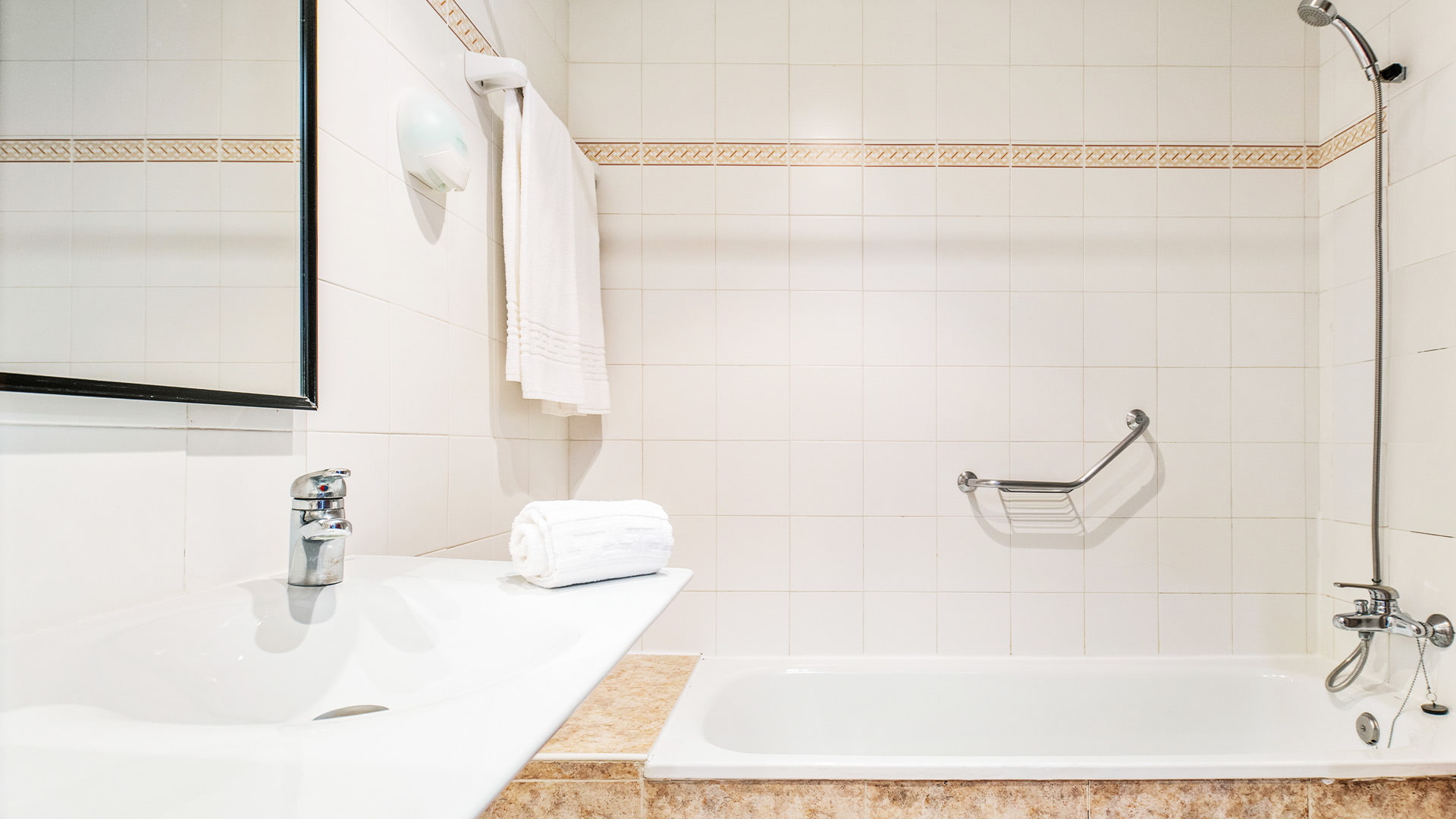 salle de bain suite junior bluesea piscis adults only by bluesea