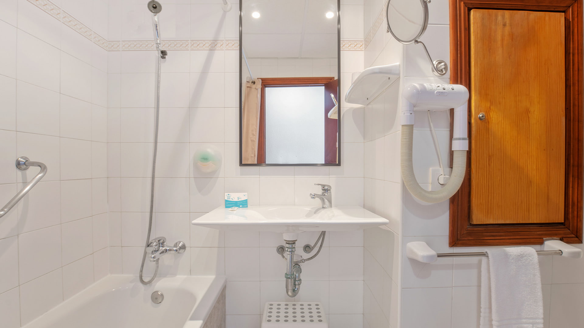 badkamer eenpersoonskamer bluesea piscis adults only 